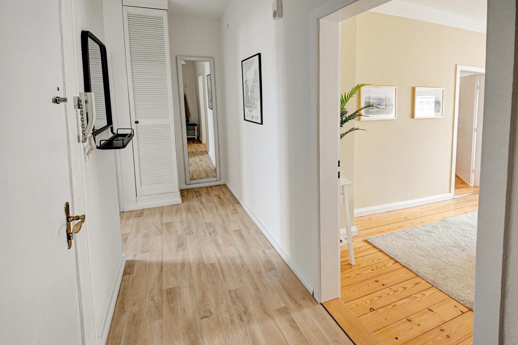 Mittendrin - Apartment Mit 2 Balkonen Sehr Zentral Flensburgo Exterior foto